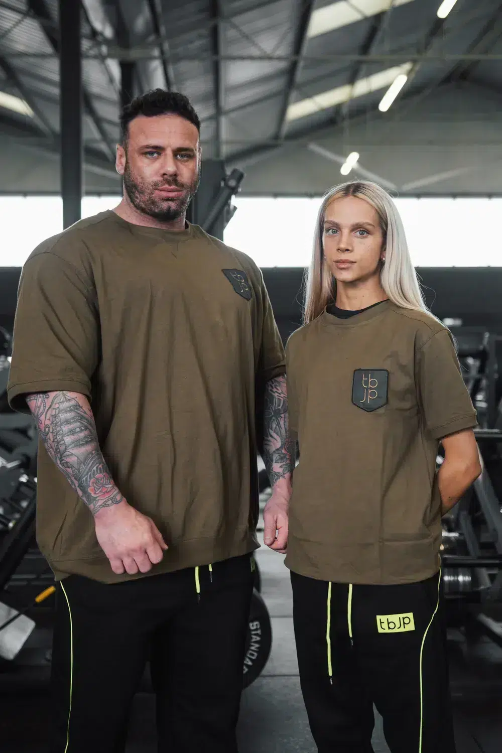 T-shirt - The Shield Tshirt in Olive